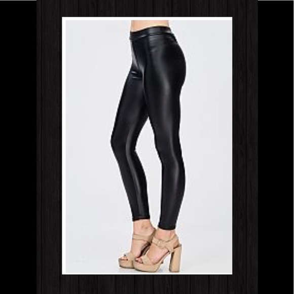 Pants - Faux leather leggings